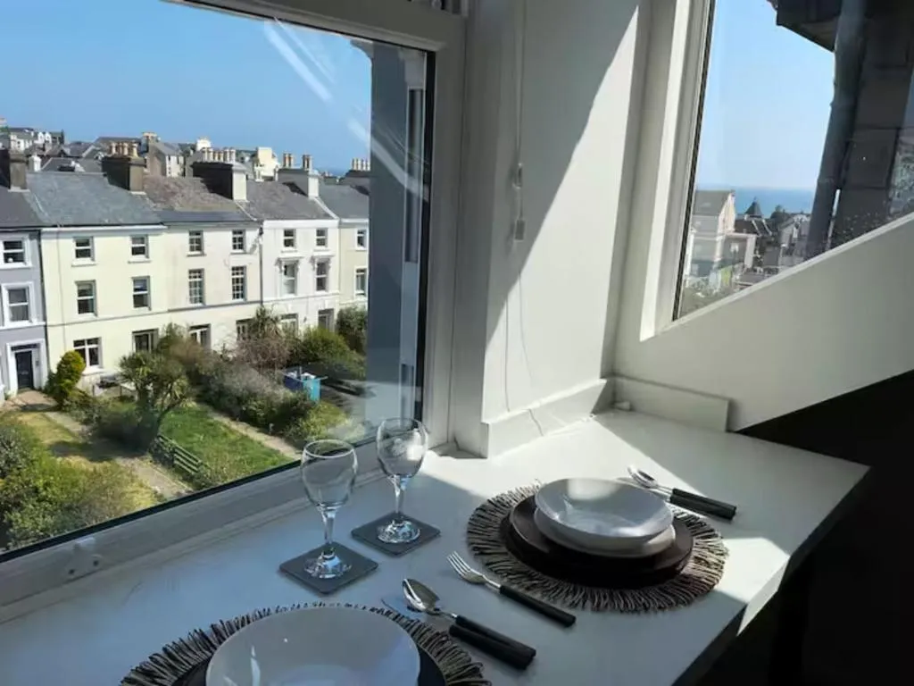 8 Clifton Terrace - Photo 2