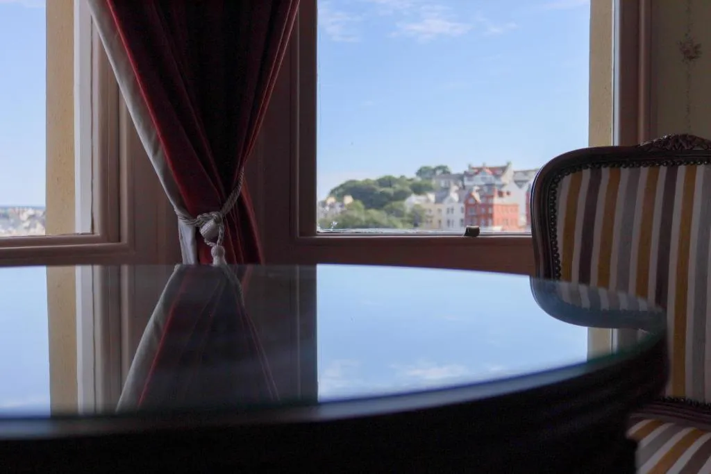 Aaron House - Photo 3