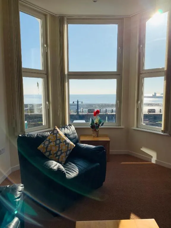 Cunard Apartments - Photo 2