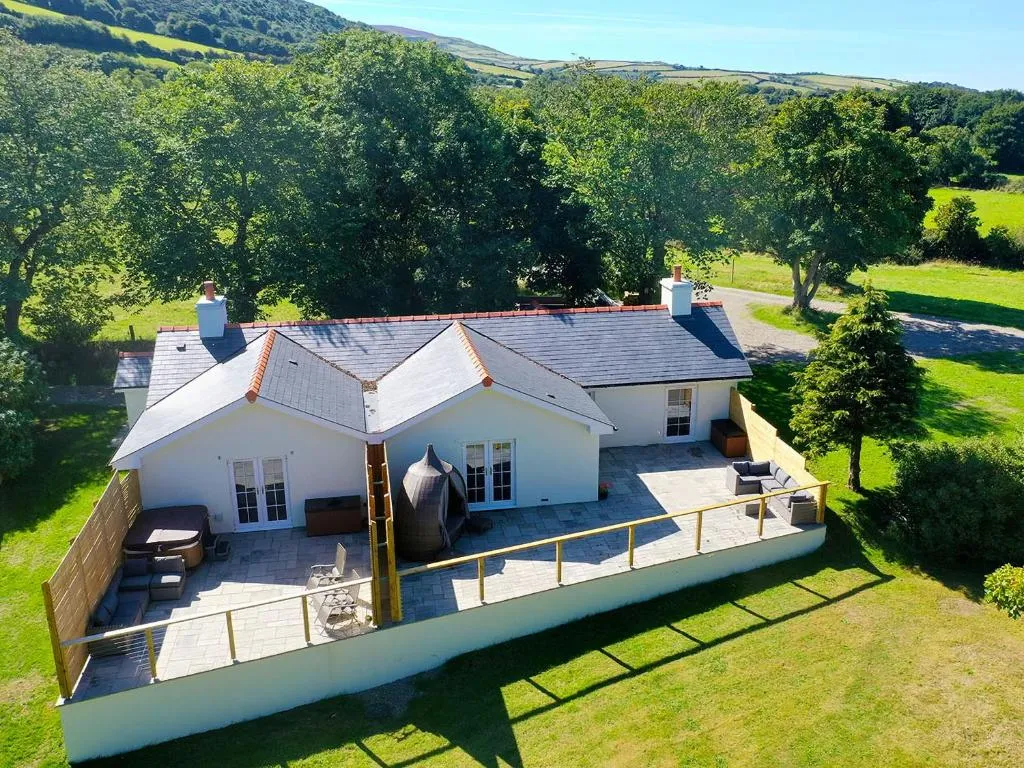 Dragonfly Cottage-Uk39919