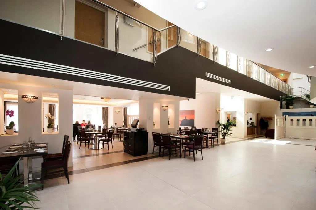 Mannin Hotel - Photo 2