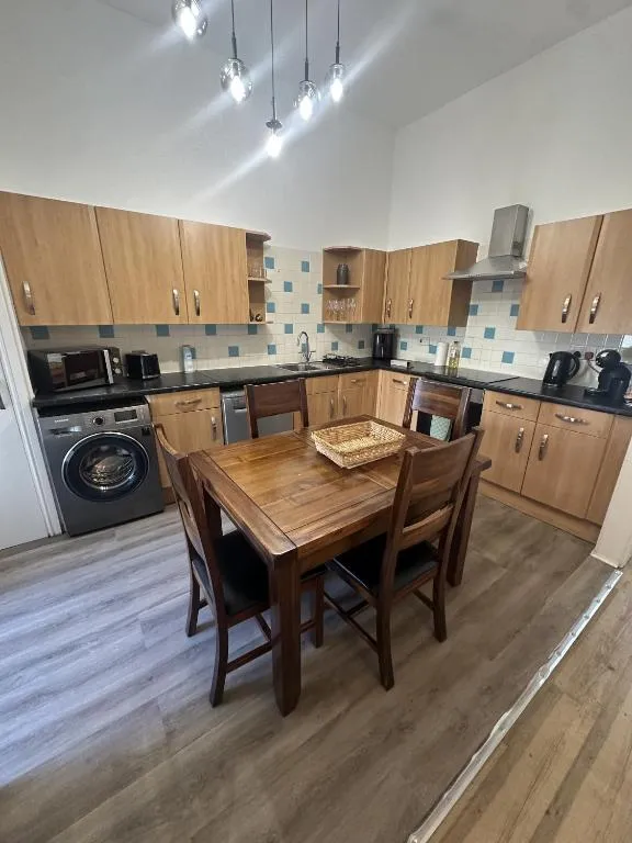 Modern 2-Bedroom Apartment - Heart of Douglas - Photo 2