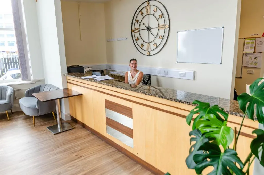 Opul Boutique at Admiral House - Photo 5