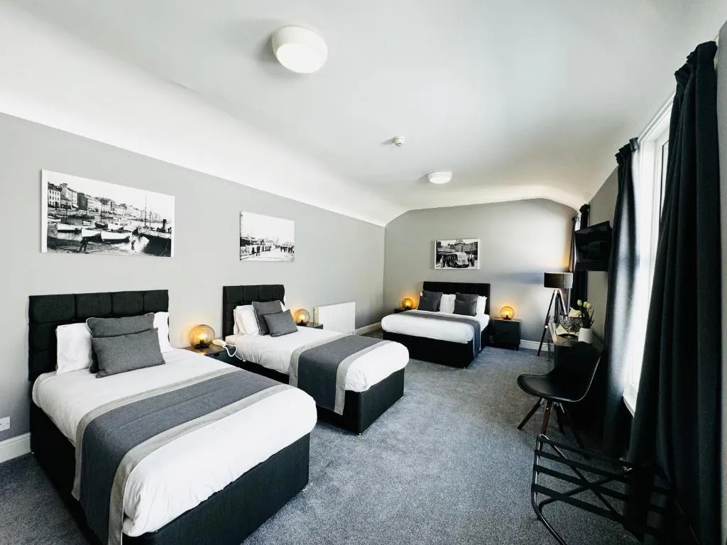 The Chesterhouse - Photo 3