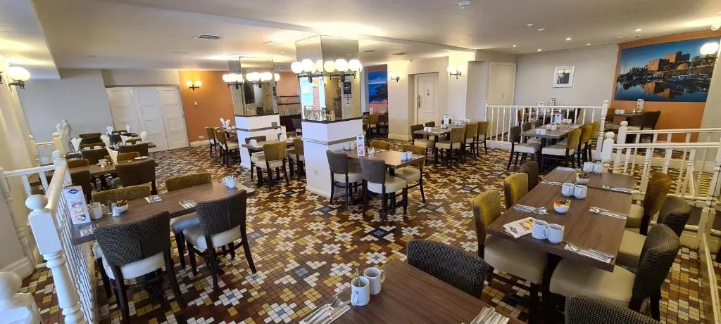 The Empress Hotel - Photo 4