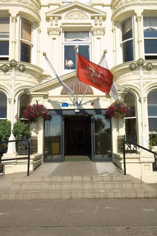 The Sefton - Photo 2