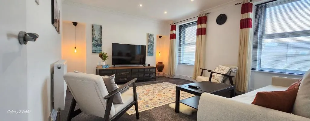 The Spacious Urban Retreat
