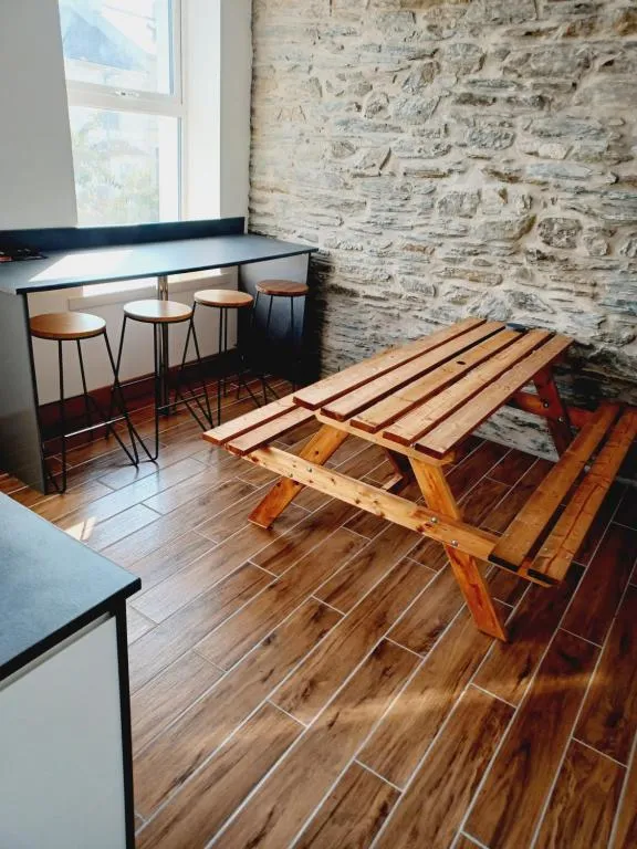 Voyage Hostel - Beds & Ensuite Family Rooms with shared kitchen